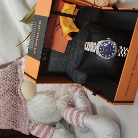 STUHRLING WOMAN'S LUXURY 31MM WATCH - Picture 2 of 12
